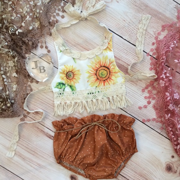 Fiesta 0-3 Months Flower Ruffle Top /& Bloomers Romper Set NWT Gymboree Fiesta